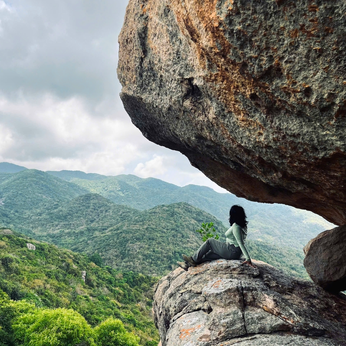 Trekking Đá Đỏ – Vĩnh Hy